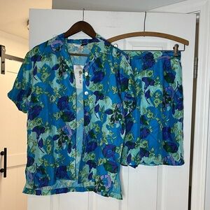 STUDIO JPR VINTAGE NWT DEAD STOCK SILK SHORT SET IN BLUE FLORAL PRINT- Small